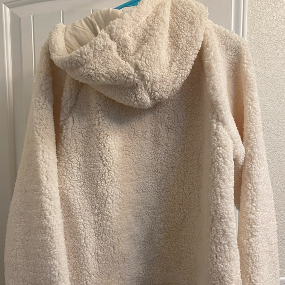 Hollister Sherpa Hoodie - Picture 12 of 12